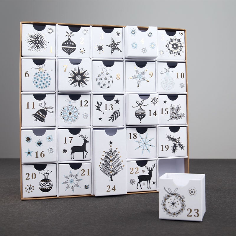 Gavepapir Silver dots - 3