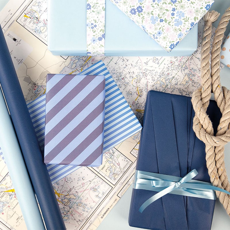 Gavepapir Navy Thin Stripes